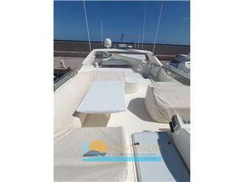 Ferretti Yachts FERRETTI 810