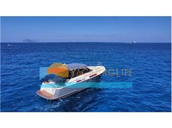 Cantieri Estensi 380 America
