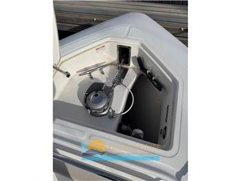 Boston Whaler 370 Outrage