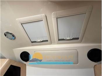 Boston Whaler 370 Outrage