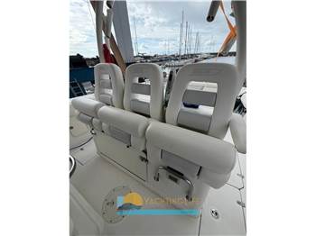Boston Whaler 370 Outrage
