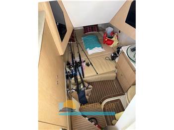 Boston Whaler 370 Outrage