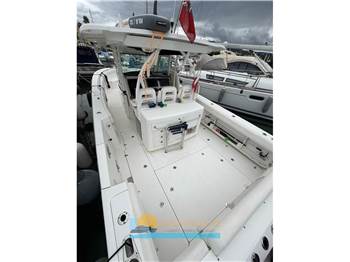 Boston Whaler 370 Outrage
