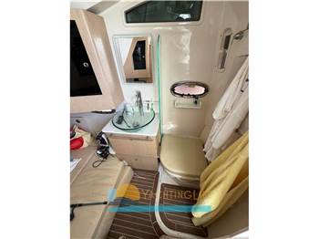 Boston Whaler 370 Outrage