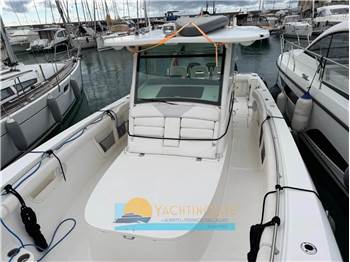 Boston Whaler 370 Outrage