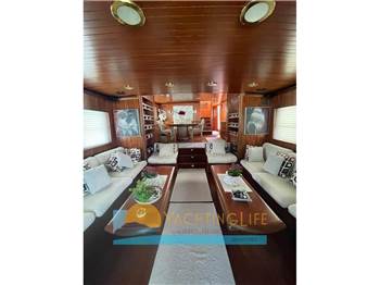 Bugari Artemio Yacht M 24