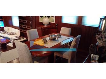 Bugari Artemio Yacht M 24
