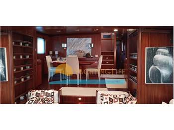 Bugari Artemio Yacht M 24