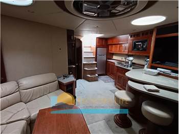 Cruisers Yachts 5470 Express