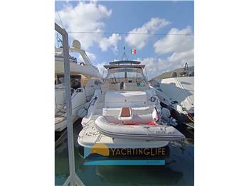 Cruisers Yachts 5470 Express