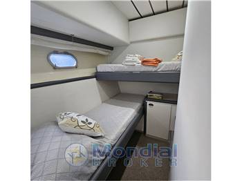 FERRETI 70 FLY