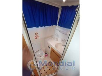 CANTIERI NAVALI DEL TIRRENO CAYMAN 30 FLY