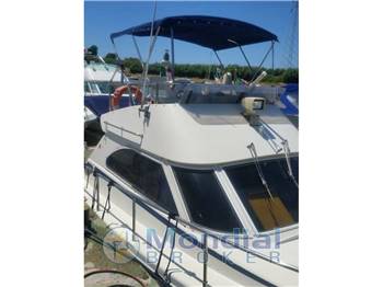 CANTIERI NAVALI DEL TIRRENO CAYMAN 30 FLY