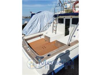 CANTIERI NAVALI DEL TIRRENO CAYMAN 30 FLY