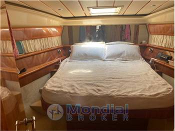 FERRETI YACHTS FERRETTI 53