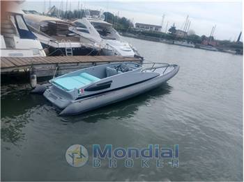 BUZZI 31' OPEN