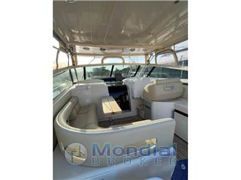 Cayman  40' Walk Around 