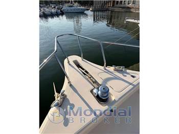 Cayman  40' Walk Around 