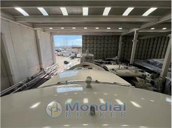 FERRETTI  CUSTOM LINE 94'