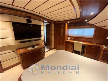 FERRETTI  CUSTOM LINE 94'