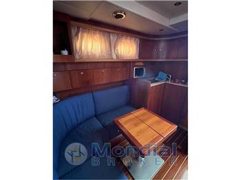 Cayman 40' Walk Around