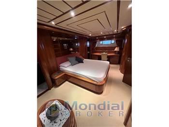 FERRETTI  CUSTOM LINE 94'