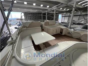 FERRETTI  CUSTOM LINE 94'