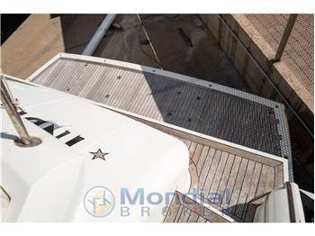 SUNSEEKER MANHATTAN 52