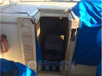 Boston Whaler Boston 27 full cabin