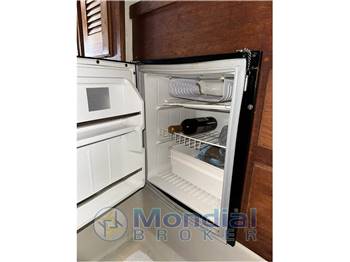 Boston Whaler Boston 27 full cabin