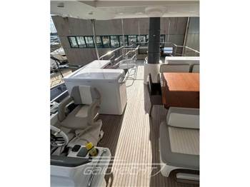 Azimut Magellano 66