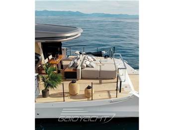 Azimut Seadeck 7