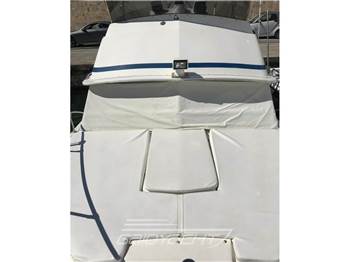 Bertram Yacht 28' SF
