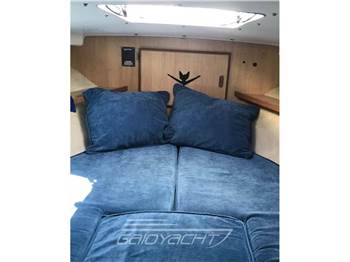 Bertram Yacht 28' SF