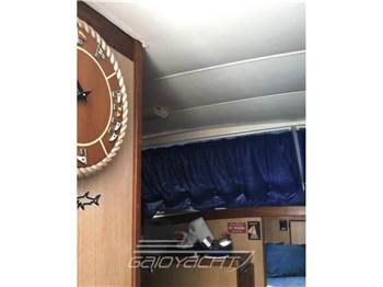Bertram Yacht 28' SF