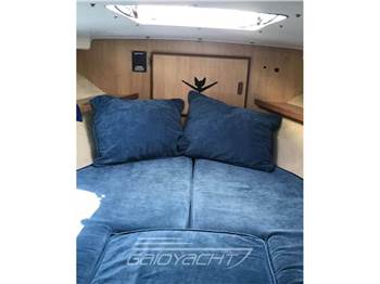 Bertram Yacht 28' SF