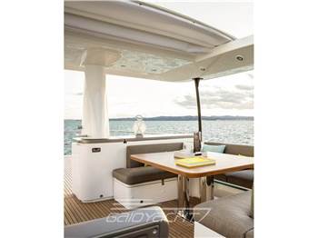 Azimut Magellano 66EVO