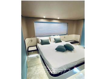 Azimut 68 flybridge MY 2022