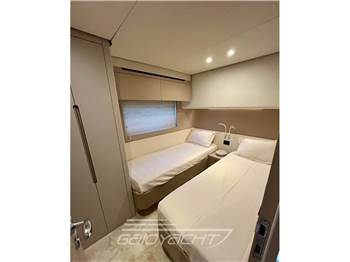 Azimut 68 flybridge MY 2022