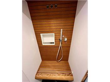 Azimut 68 flybridge MY 2022