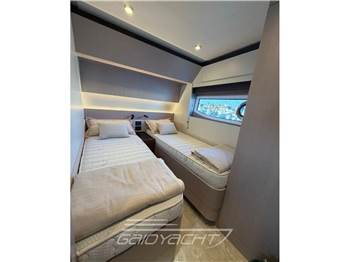Azimut S7