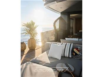 Azimut Seadeck 7