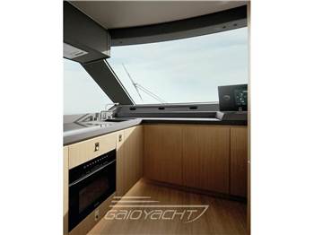 Azimut Seadeck 7