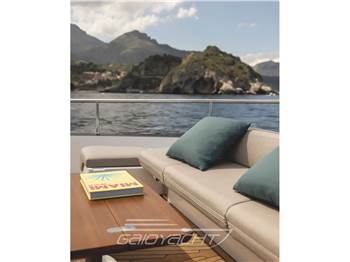 Azimut Magellano 60