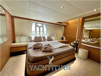Pershing 80