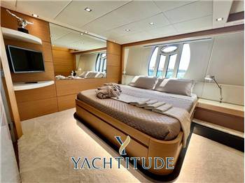 Pershing 80