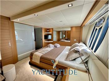 Pershing 80