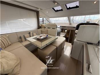 Austin Parker 48 Sundeck