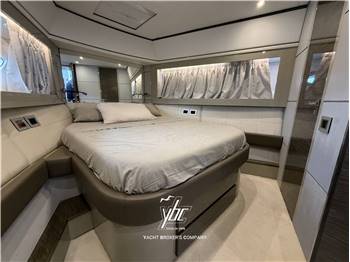 Austin Parker 48 Sundeck