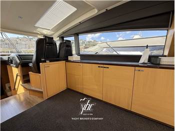 Princess Yachts V57